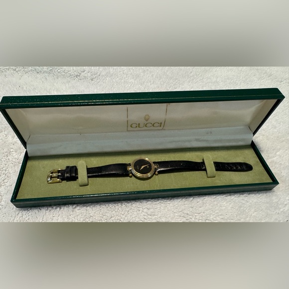 Gucci Green Box with Watch - Picture 1 of 6